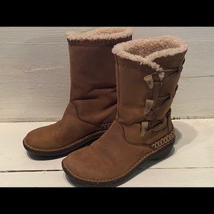 Size 6 UGG Kona boots